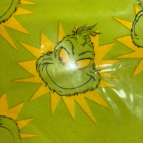 Dr. Seuss’ The Grinch Table Cloth Cover New - Picture 2 of 3